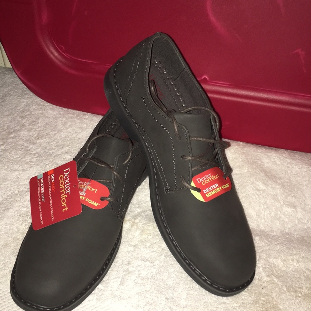 NWT 7.5 Men’s Gray Burt shoes casual comfortable